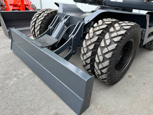 Колесный экскаватор XINYUAN C135W