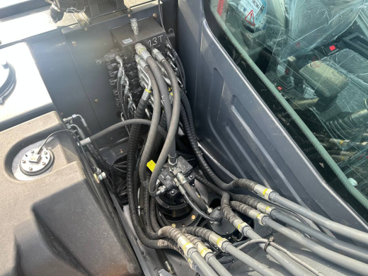 Колесный экскаватор XINYUAN C140W