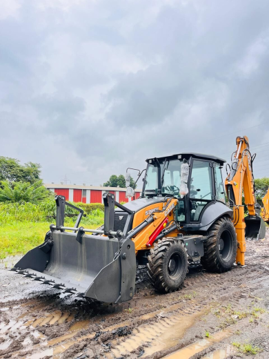 Экскаватор-погрузчик CASE 570SV (с вилами, Индия)