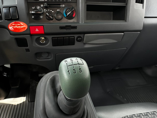 Эвакуаторная платформа 4.5 т с КМУ 3.2 т на шасси Isuzu Elf