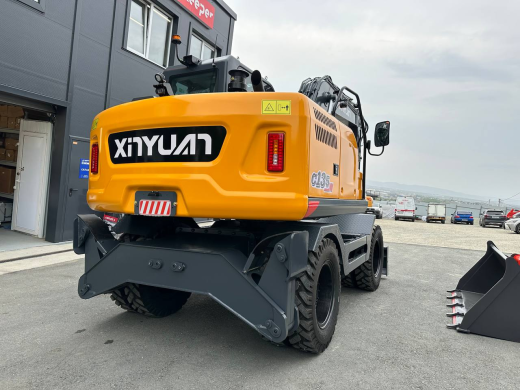 Колесный экскаватор XINYUAN C135W